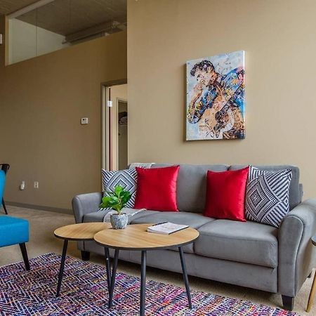 شقة Frontdesk Waterfront Apts Downtown كليفلاند المظهر الخارجي الصورة