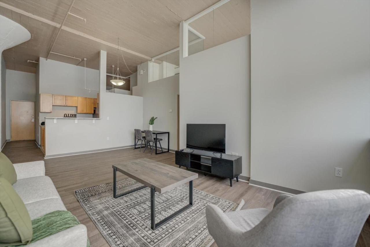 شقة Frontdesk Waterfront Apts Downtown كليفلاند الغرفة الصورة