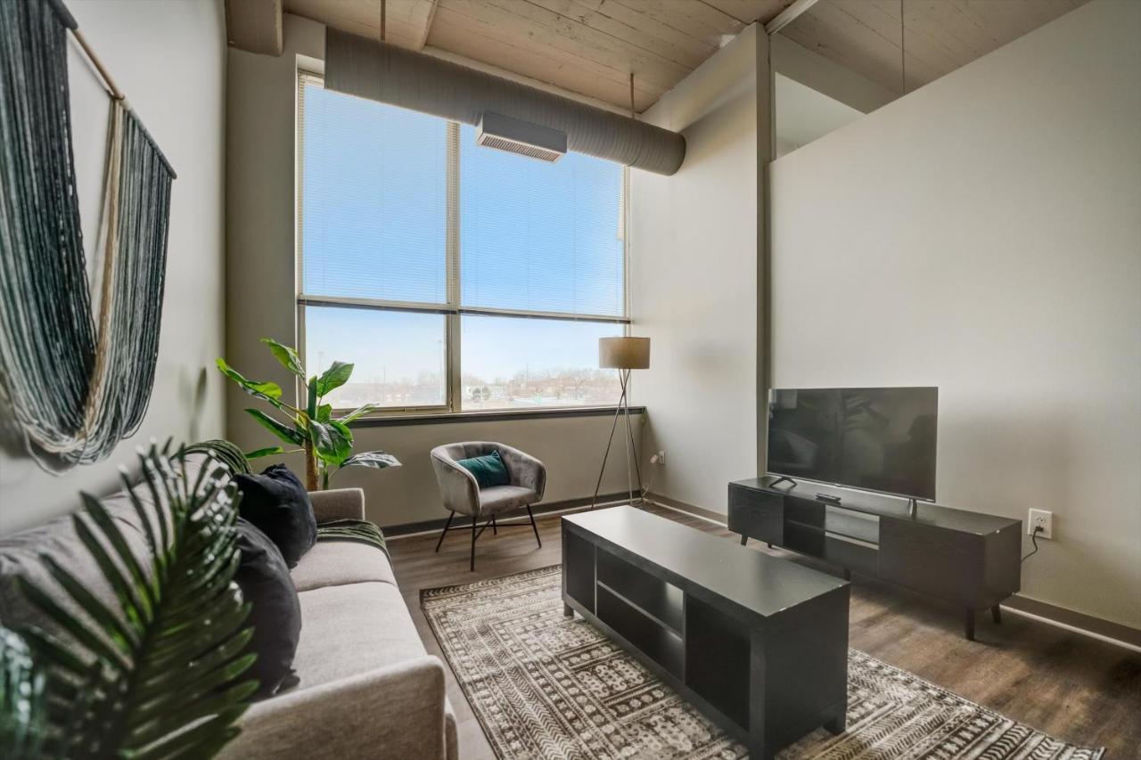 شقة Frontdesk Waterfront Apts Downtown كليفلاند الغرفة الصورة